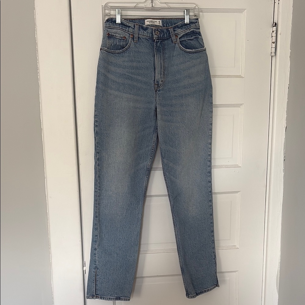 Abercrombie 90’s Straight Ultra High Rise Jeans (curve love)
